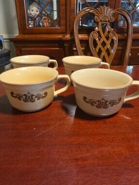 Vintage Pfaltzgraff Village Mugs Set of 4